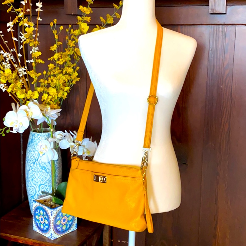 Youna Clutch / Crossbody Bag